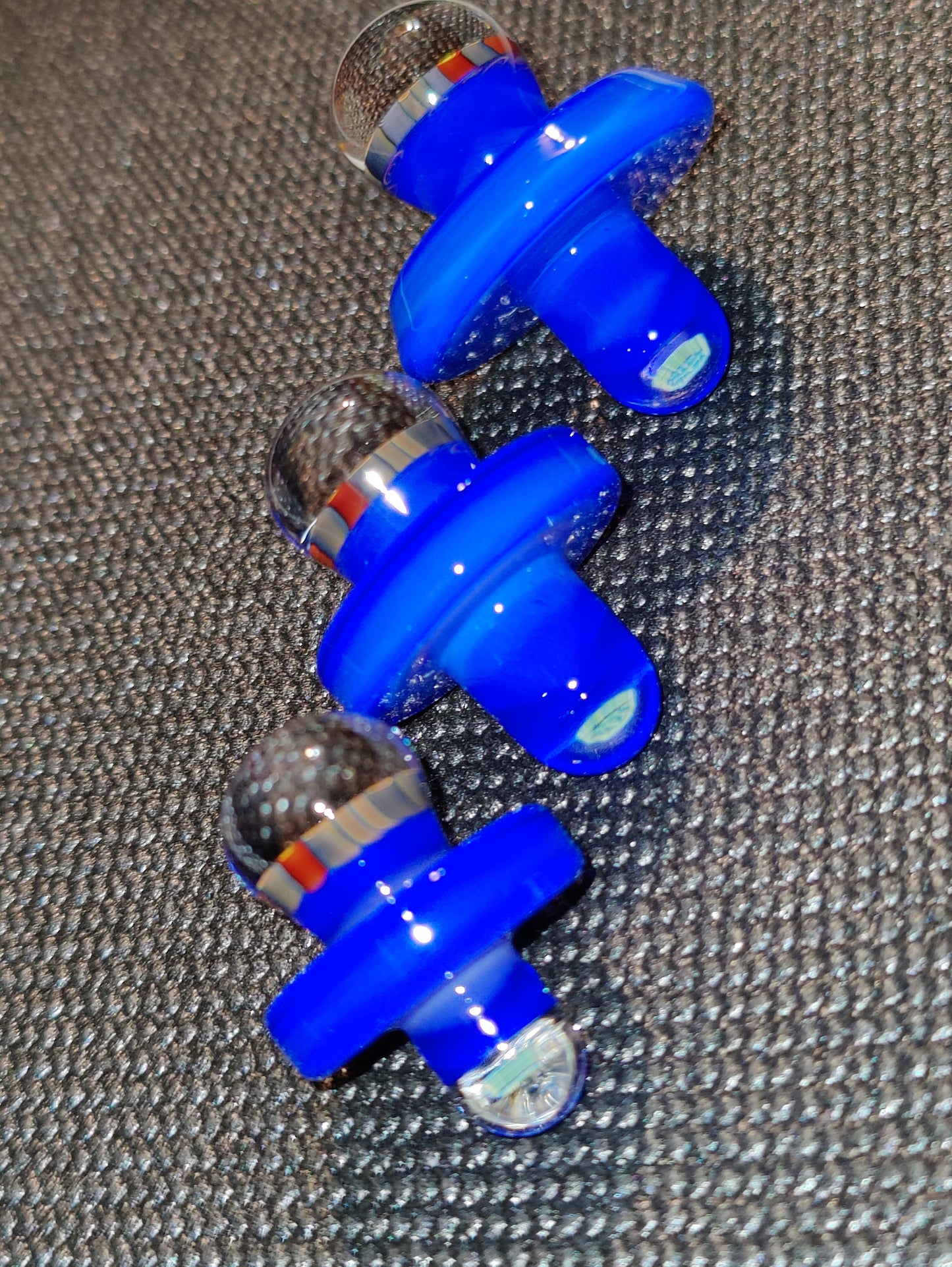 Caps
